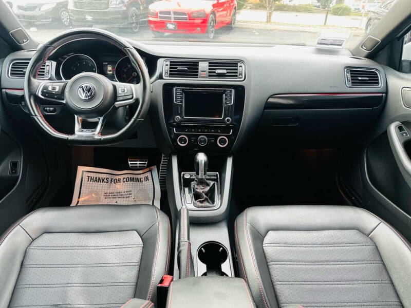 2017 Volkswagen Jetta 2.0T GLI