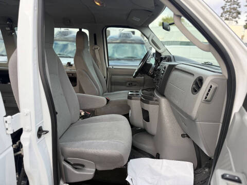 2011 Ford E-Series E-350 SD XLT