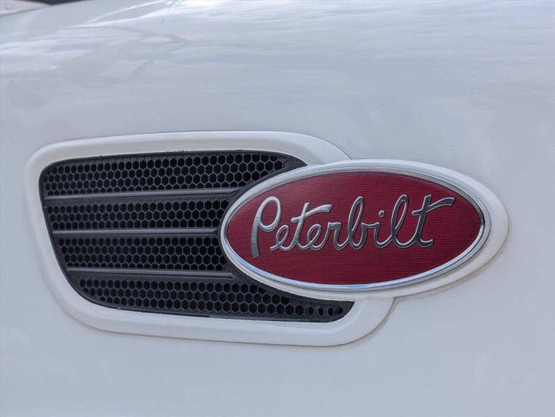 2007 Peterbilt 335