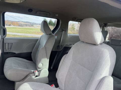 2016 Toyota Sienna L 7-Passenger