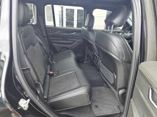 2024 Jeep Grand Cherokee Laredo