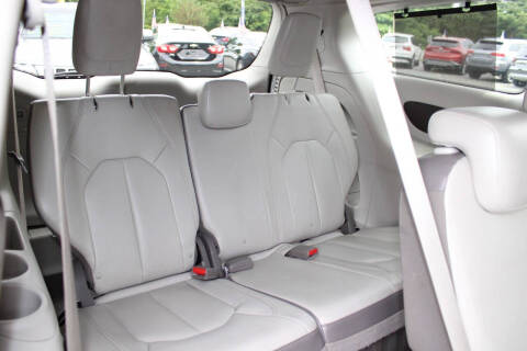 2017 Chrysler Pacifica Touring-L