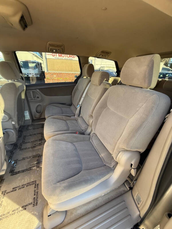 2004 Toyota Sienna CE 7 Passenger