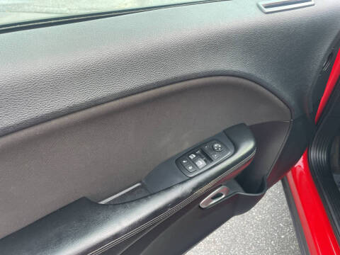 2015 Dodge Challenger SXT