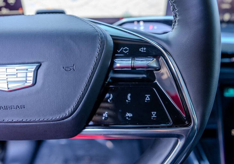 2025 Cadillac Escalade IQ Luxury 2