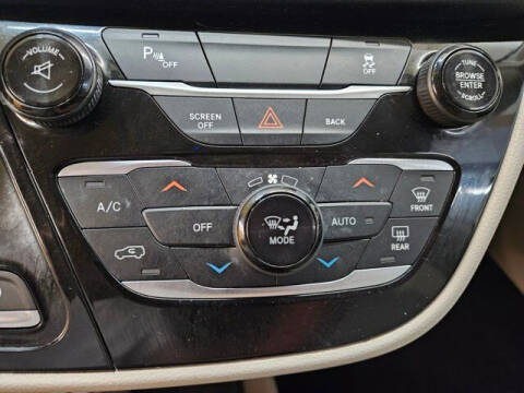 2017 Chrysler Pacifica Touring-L Plus