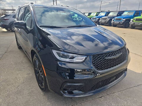 2026 Chrysler Pacifica Select