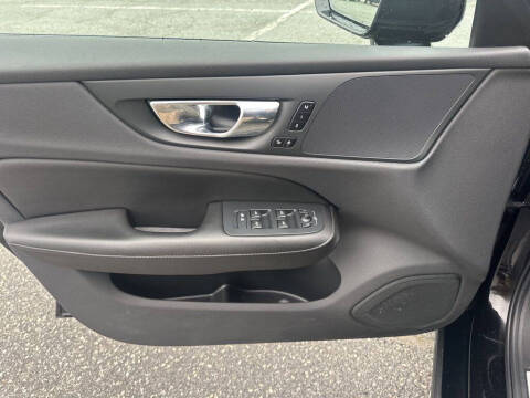 2021 Volvo S60 T5 Momentum