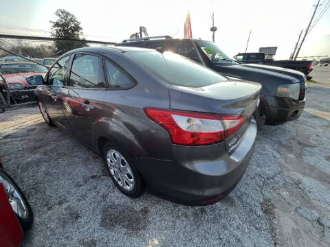 2012 Ford Focus for sale at SCOTT HARRISON MOTOR CO in Houston TX