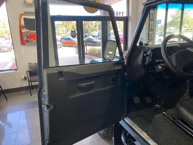 1997 Land Rover Defender 14