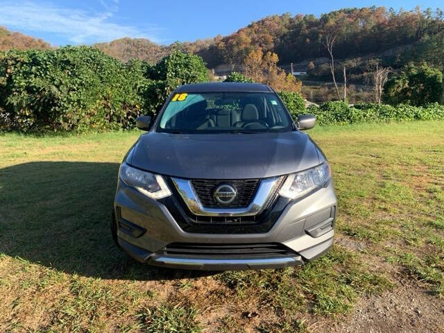 Used 2018 Nissan Rogue S with VIN 5N1AT2MVXJC770232 for sale in Hazard, KY