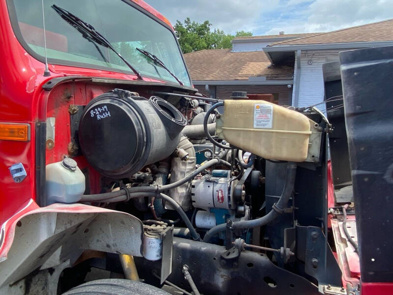 2000 International 4900