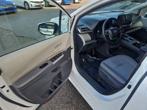 2021 Toyota Sienna LE 8-Passenger