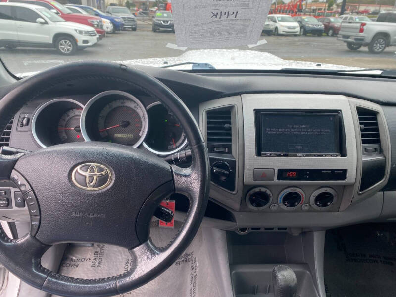 2011 Toyota Tacoma Base photo 13