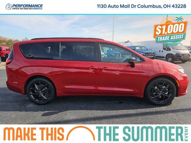 2026 Chrysler Pacifica Select