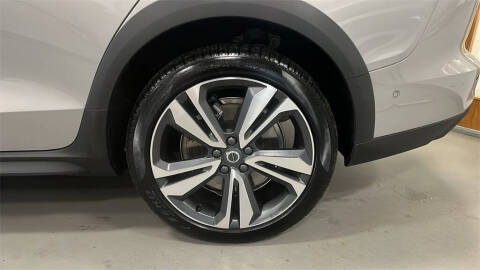 2025 Volvo V60 Cross Country B5 Plus