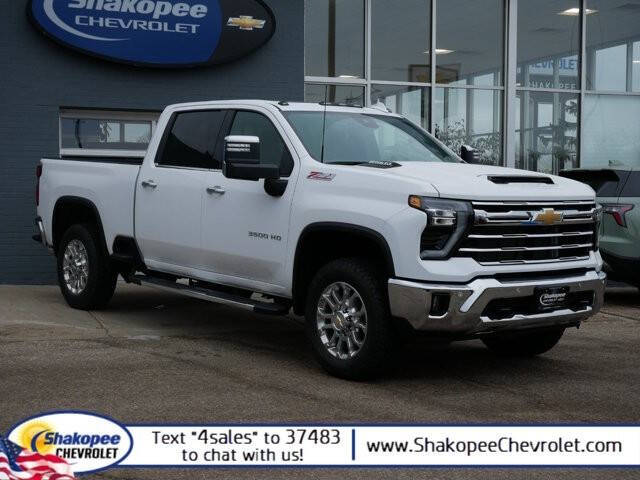 2025 Chevrolet Silverado 3500HD LTZ's photo