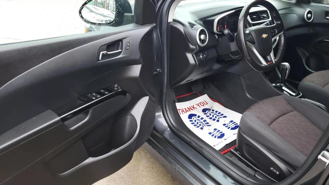 2017 Chevrolet Sonic LT Auto 4dr Hatchback 10
