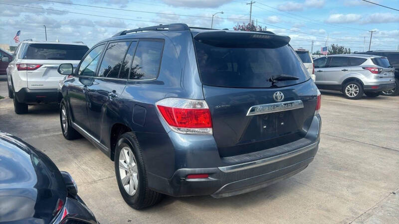 2013 Toyota Highlander Plus