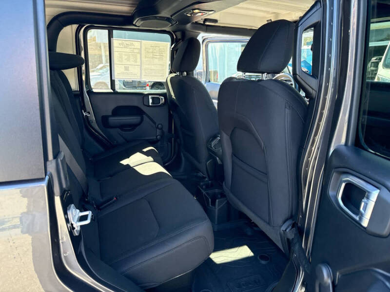 2022 Jeep Gladiator Willys Sport