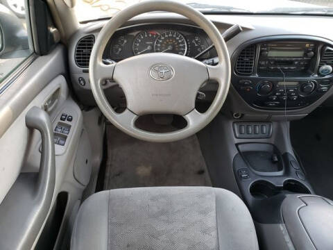 2005 Toyota Sequoia SR5