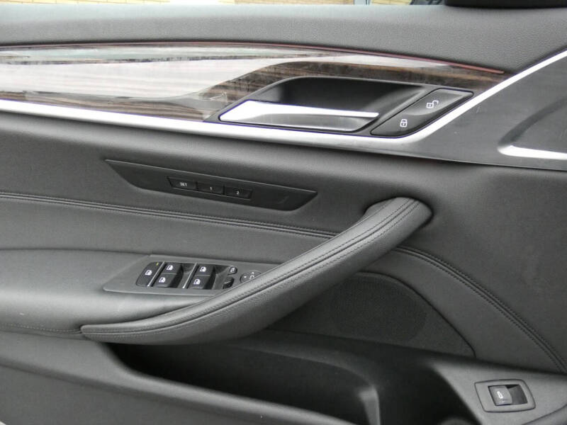 2019 BMW 5 Series 530i