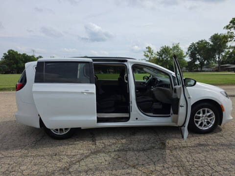 2020 Chrysler Voyager LX
