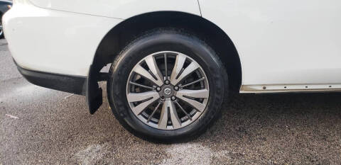 2017 Nissan Pathfinder S