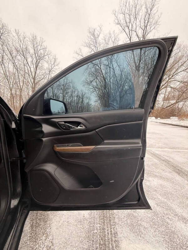 2018 GMC Acadia SLE-2