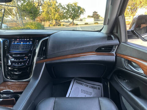 2016 Cadillac Escalade Luxury Collection