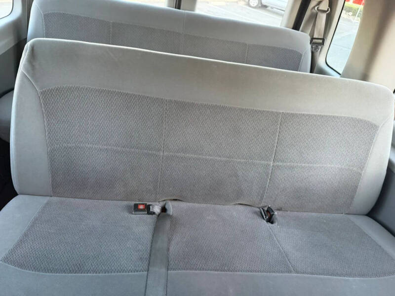 2006 Ford E-Series E-350 SD XLT