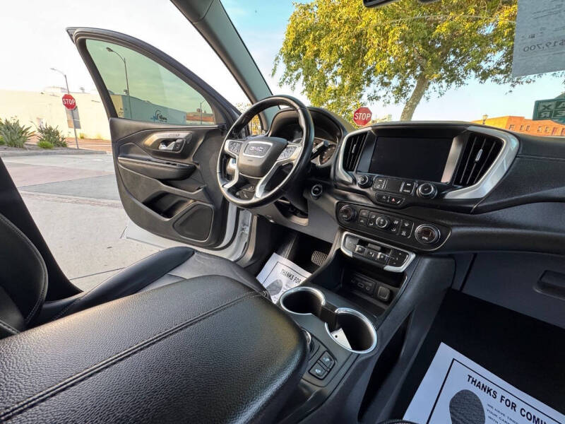 2022 GMC Terrain SLT