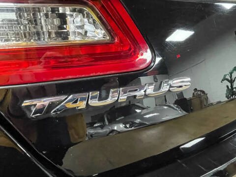 2019 Ford Taurus Limited