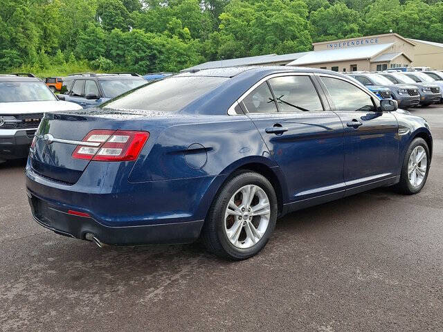 2017 Ford Taurus SE