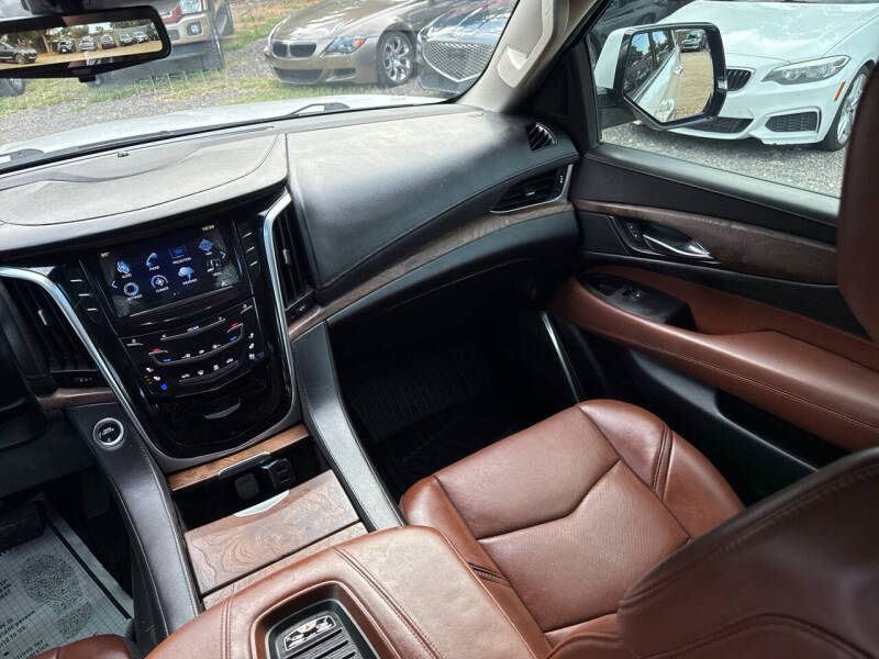 2019 Cadillac Escalade Luxury
