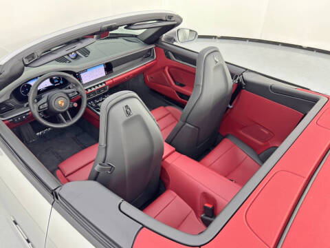 2025 Porsche 911 Carrera