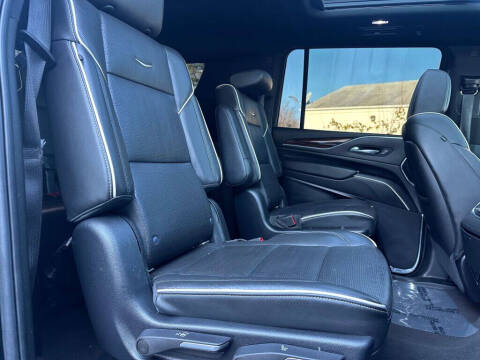 2022 Cadillac Escalade ESV Premium Luxury