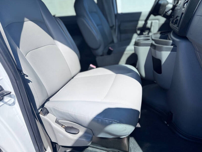 2014 Ford E-Series E-350 SD XL