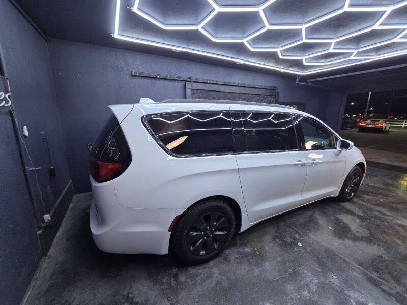 2019 Chrysler Pacifica Hybrid Touring L 35th Anniversary