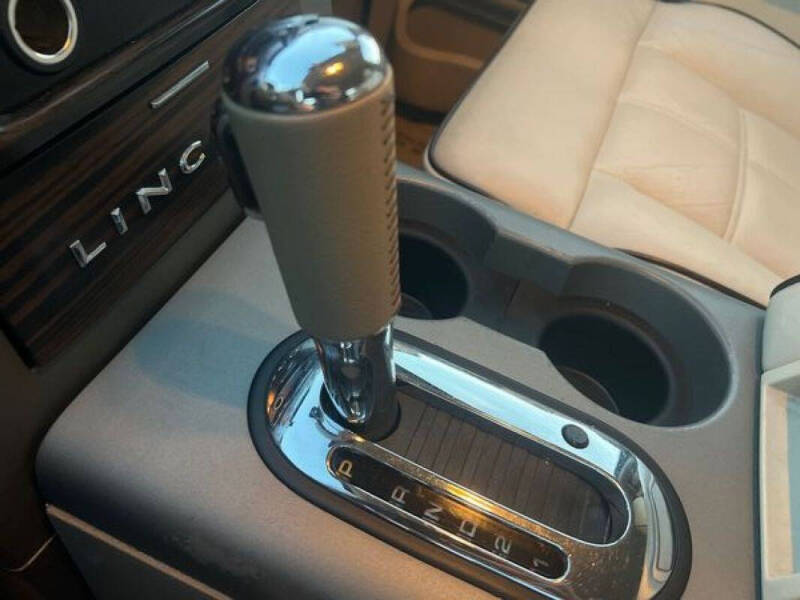 2008 Lincoln Mark LT