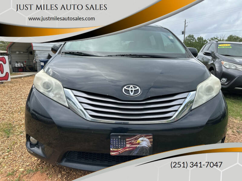 2015 Toyota Sienna XLE 7-Passenger Auto Access Seat