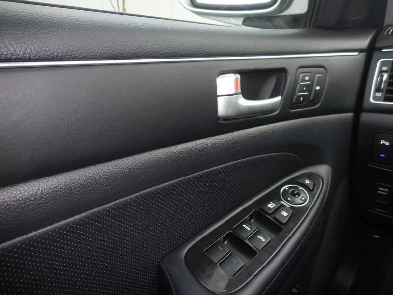 2012 Hyundai Genesis 4.6L V8