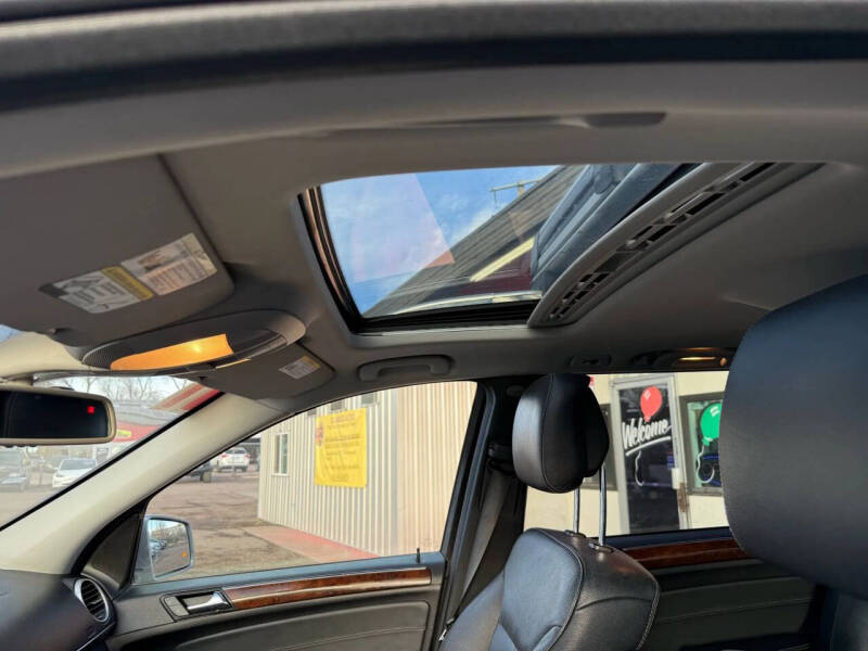 2011 Mercedes-Benz GL-Class GL 550 4MATIC