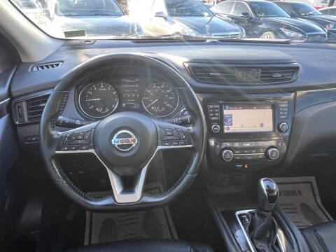 2017 Nissan Rogue Sport SL