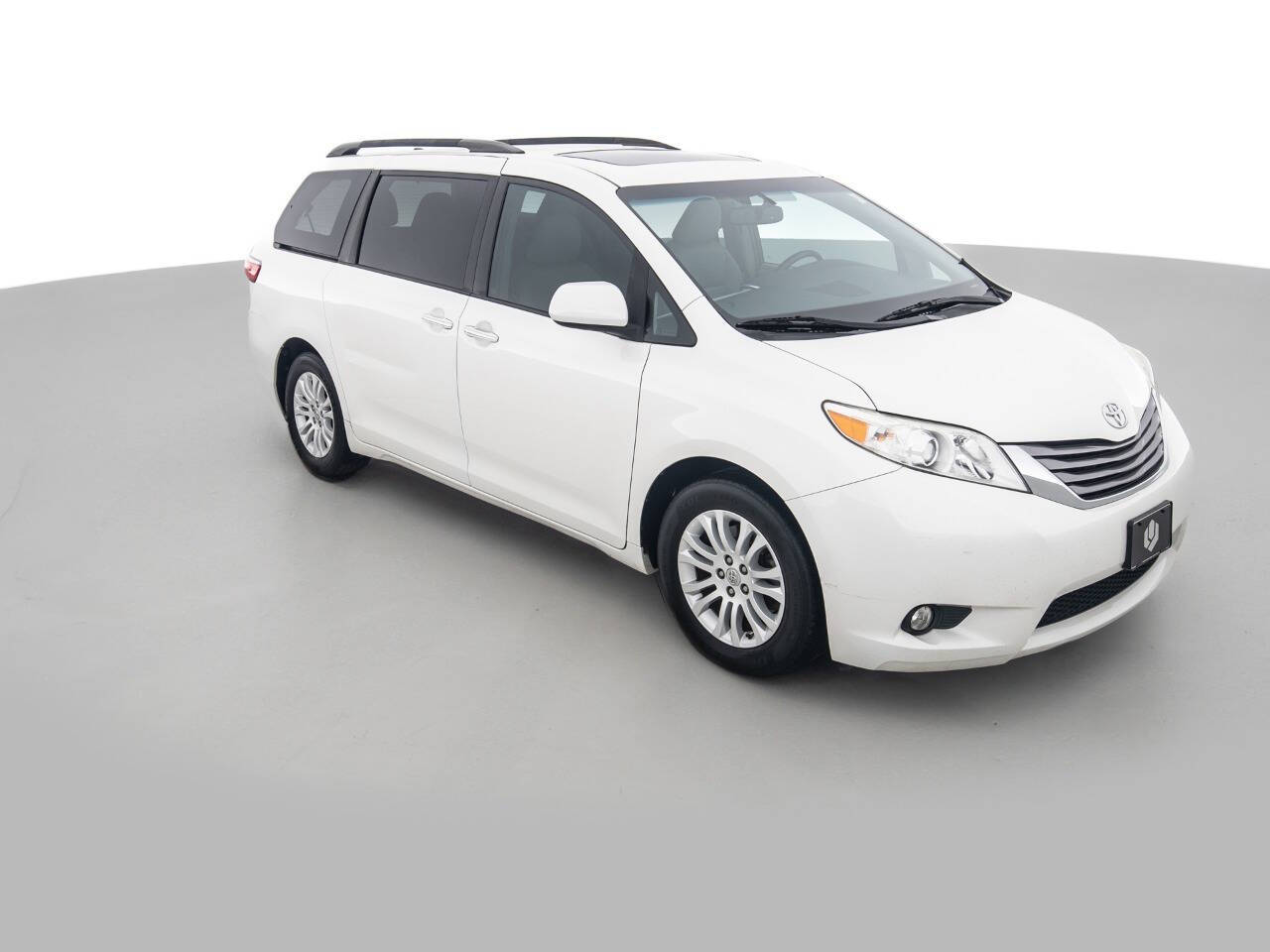 Used Car 2017 Toyota Sienna  Xle Premium 8 Passenger 4dr Mini Van For Sale Under $20,000 In Coal City, Illinois