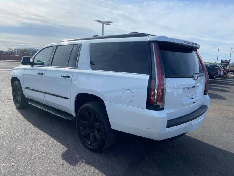 2017 Cadillac Escalade ESV Luxury