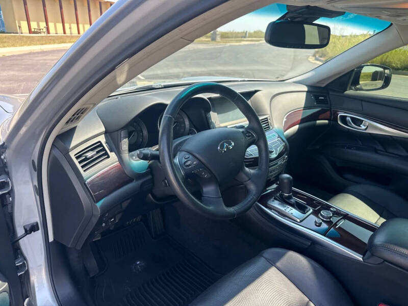 2015 Infiniti Q70 3.7