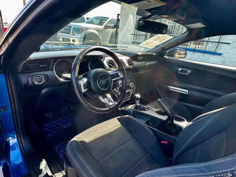 2017 Ford Mustang V6