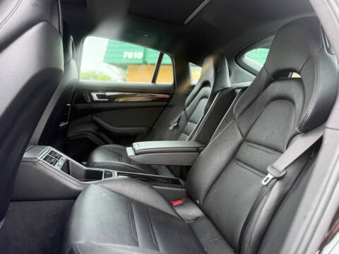 2017 Porsche Panamera