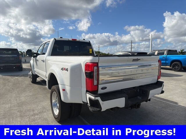 2023 Ford F-450 Super Duty Platinum
